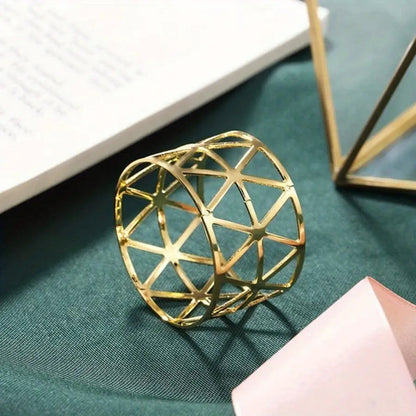 Rond de serviette avec formes triangulaires